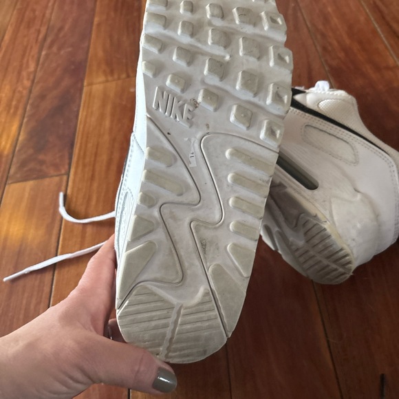 Nike Air Max White and Black Men's Sneakers - Picture 5 of 6